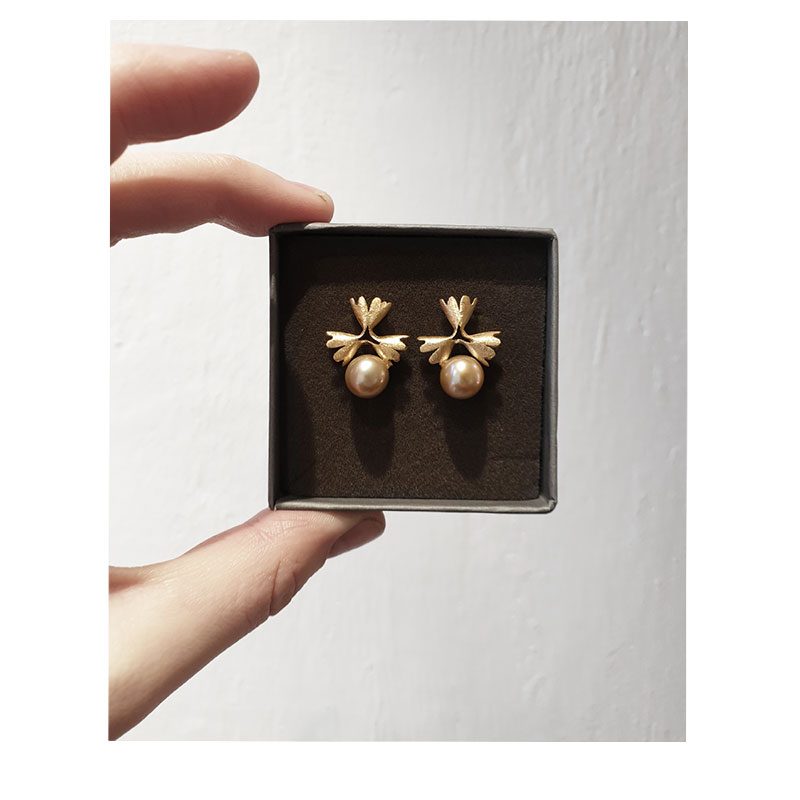 [:lt]Geltono aukso auskarai su perlais[:en]Yellow gold earrings with pearls[:]