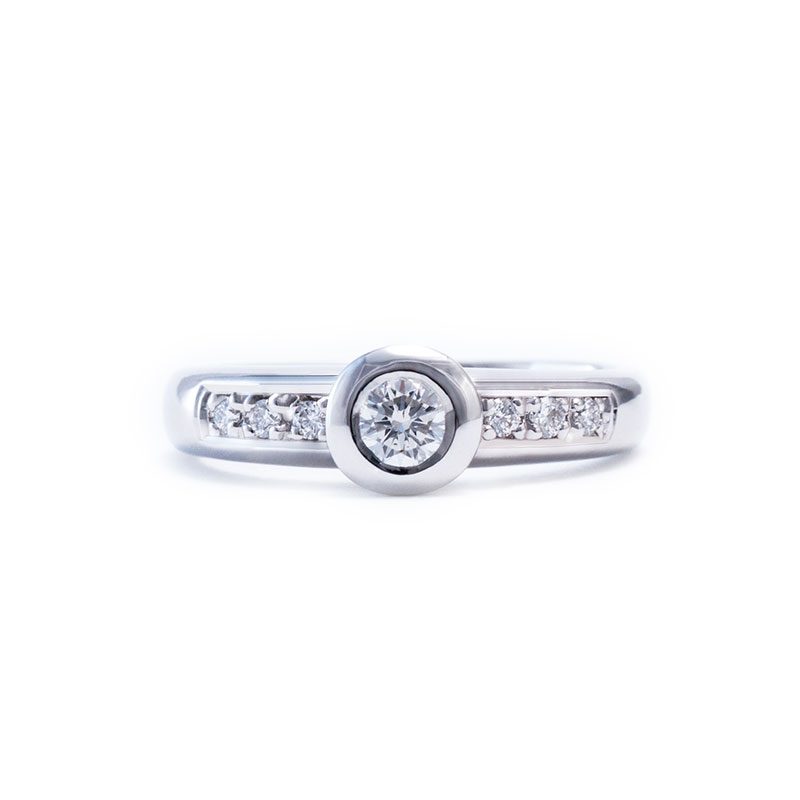 [:lt]18 K balto aukso žiedas su briliantais [:en]18 K white gold diamond ring[:]