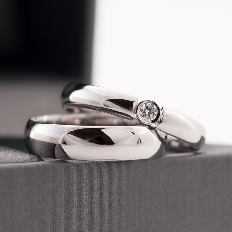 [:lt]Balto aukso vestuviniai žiedai su stambiu briliantu[:en]White gold wedding rings with diamond[:]