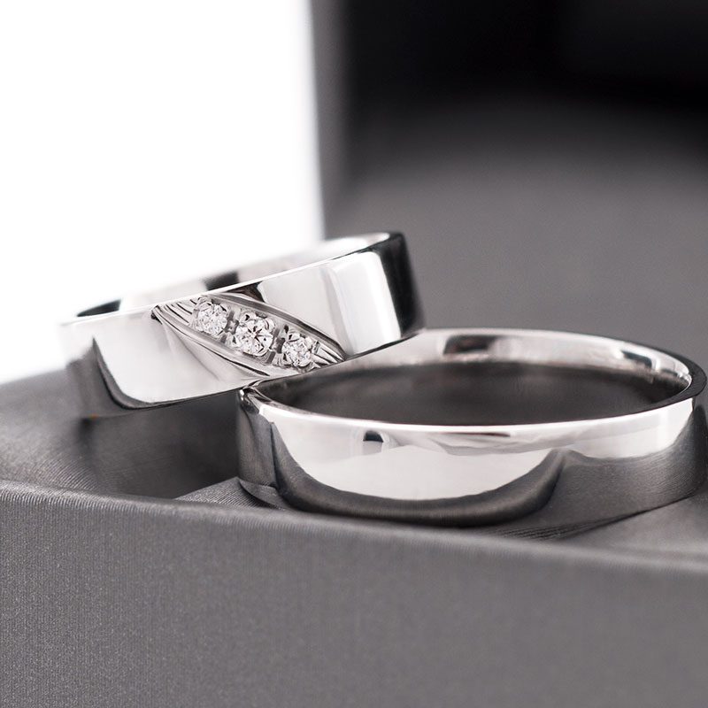 [:lt][:lt]Plokšti vestuviniai žiedai su graviūra ir briliantais[:en]Flat engraved wedding rings with diamonds[:][:en]Flat engraved wedding rings with diamonds[:]