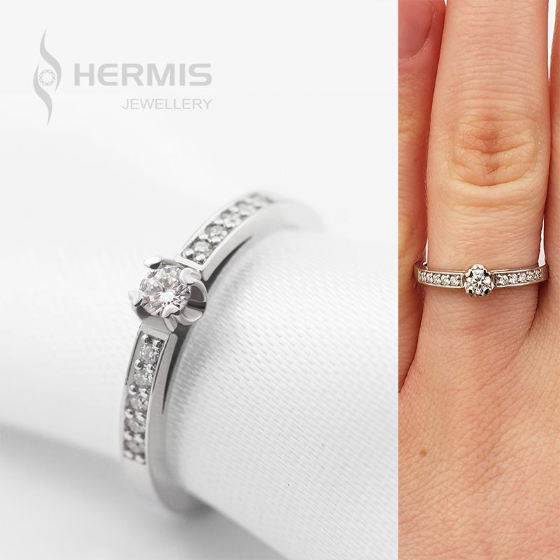 [:lt]Sužadėtuvių žiedas su briliantais - širdelė[:en]Engagement ring with diamonds - heart[:]