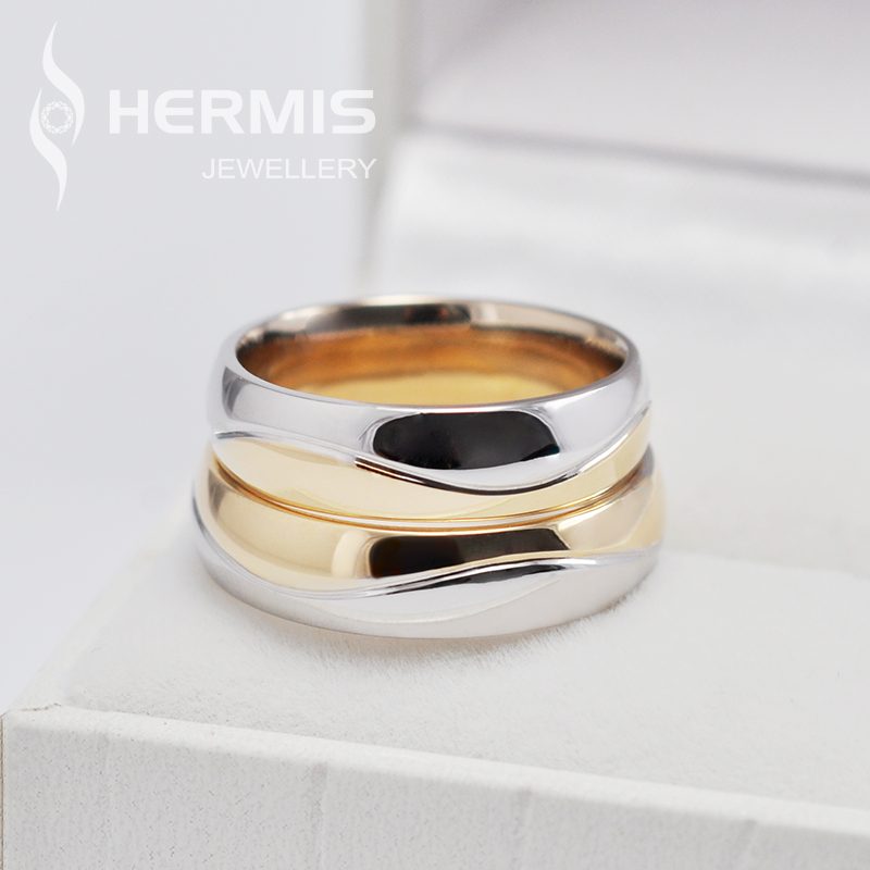 [:lt]Vestuviniai žiedai su auksinėmis bangelėmis[:en]Wedding rings with golden waves [:]