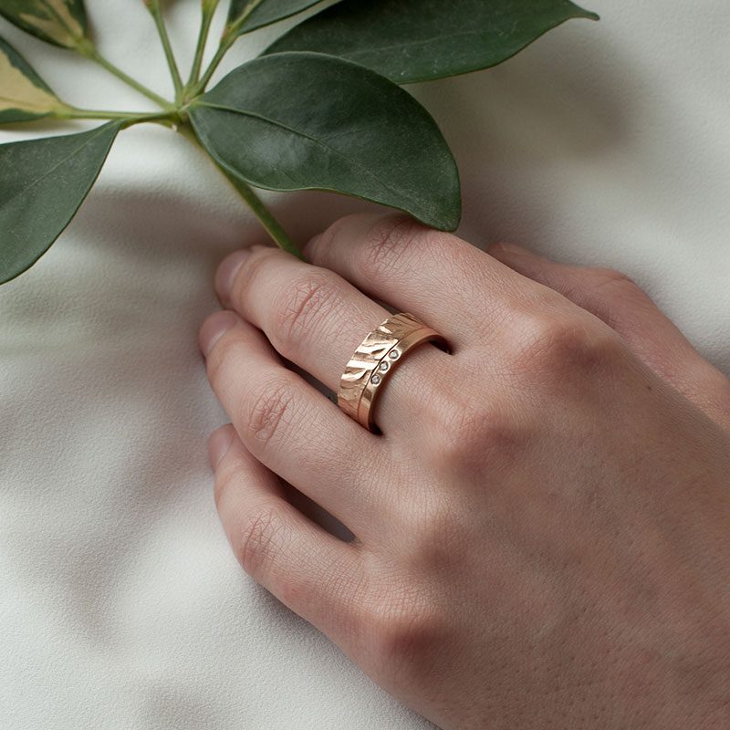 [:lt]Raudono aukso vestuviniai žiedai su briliantais[:en]Rose gold wedding rings with diamonds[:]