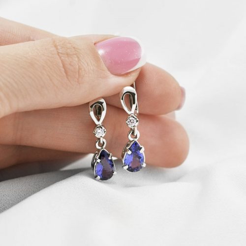 [:lt]Briliantiniai auskarai su lašo formos tanzanitais[:en]Diamond earrings with tanzanite[:]