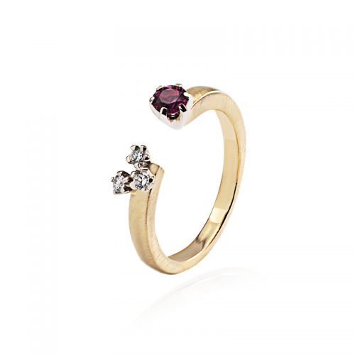 [:lt]Matinto geltono aukso žiedas su briliantais ir safyru P915[:en]Matte gold ring with diamonds and sapphire P915[:]