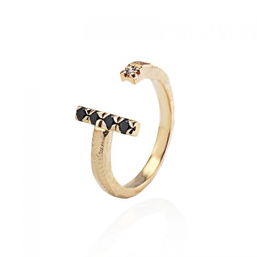 [:lt]Matinto geltono aukso žiedas su deimantais[:en]Matte gold ring with diamonds[:]